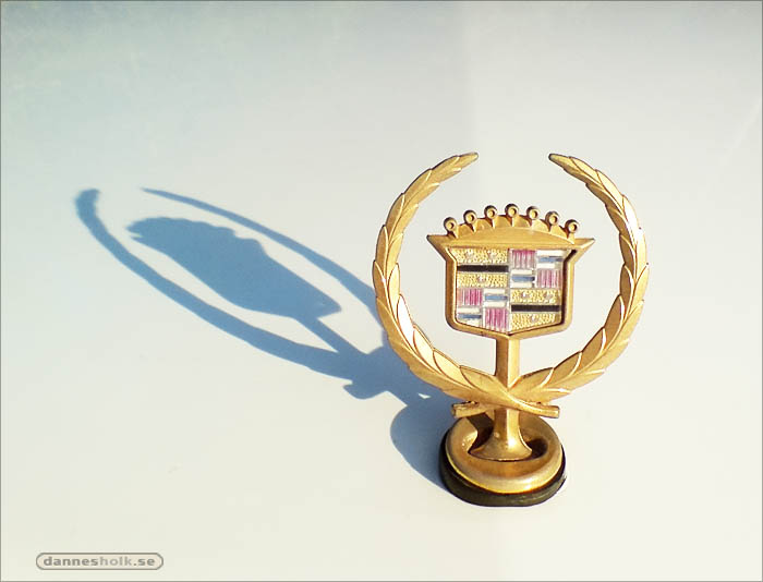 Cadillac-emblem.jpg