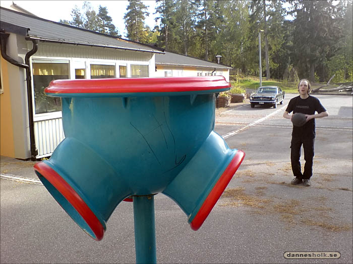 Konstig basketkorg.jpg