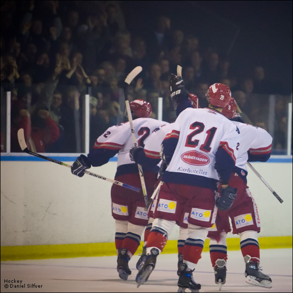 071123_hockey.jpg