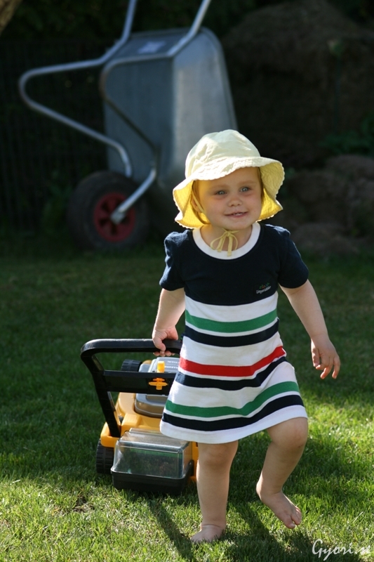 Molly080510.JPG