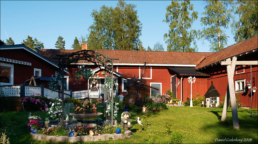 Dalarna 2008 - Rättvik 04 - Fantastisk trädgård.jpg