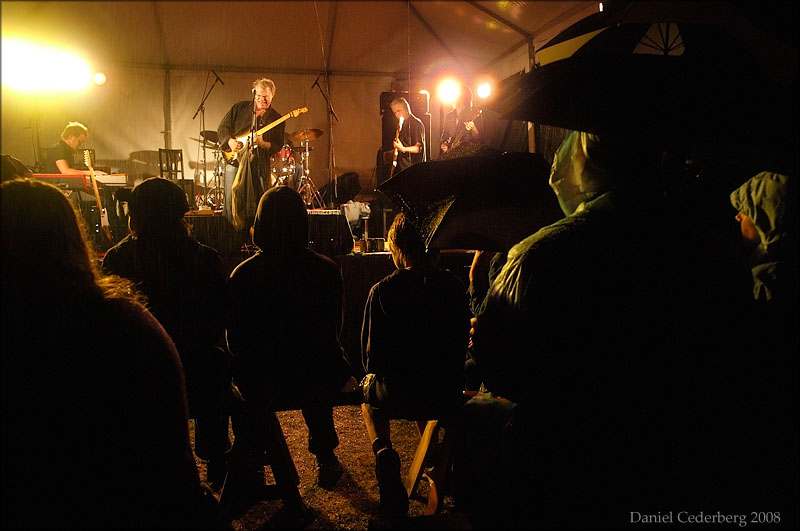 Pumpstocksfestivalen 2008 - Roffe Wikström 01 - Regnstämning.jpg