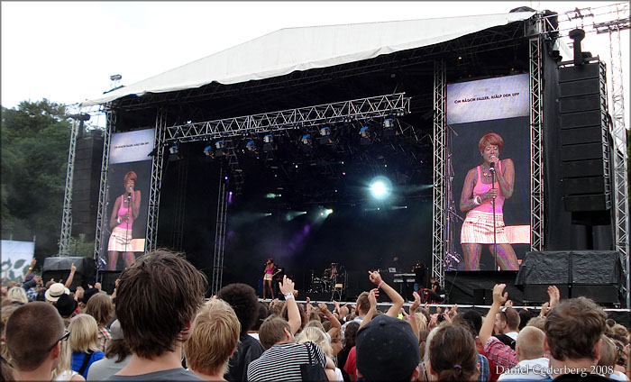 Way Out West 2008 - Kelis 01.jpg