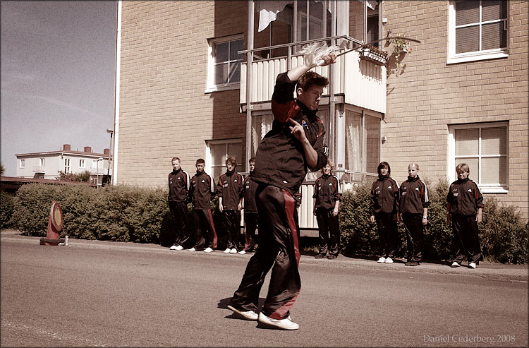 Gnestadagen2008_Wushu_02 - Zacke snurrar svärd (ljusare).jpg