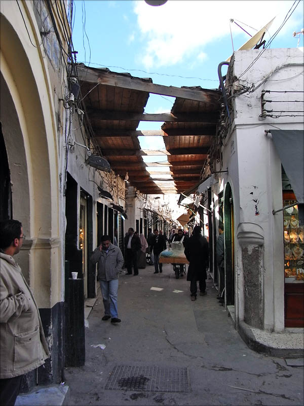 Libyen - Tripoli 08 - Shoppinggata.jpg