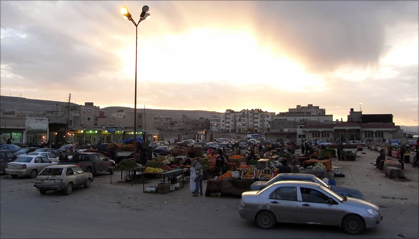 Libyen - Derna 01 - Fruktmarknad.jpg