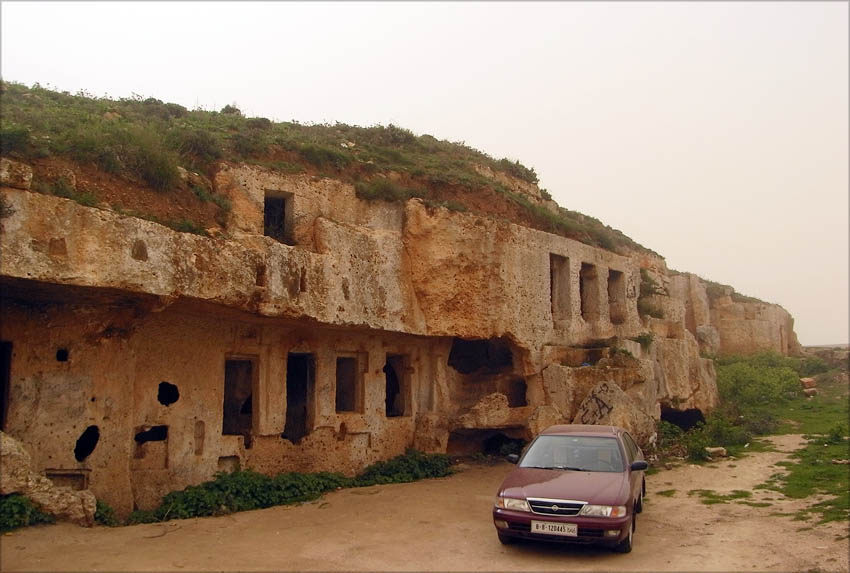 Libyen - Cyrene 05 - Grottor.jpg